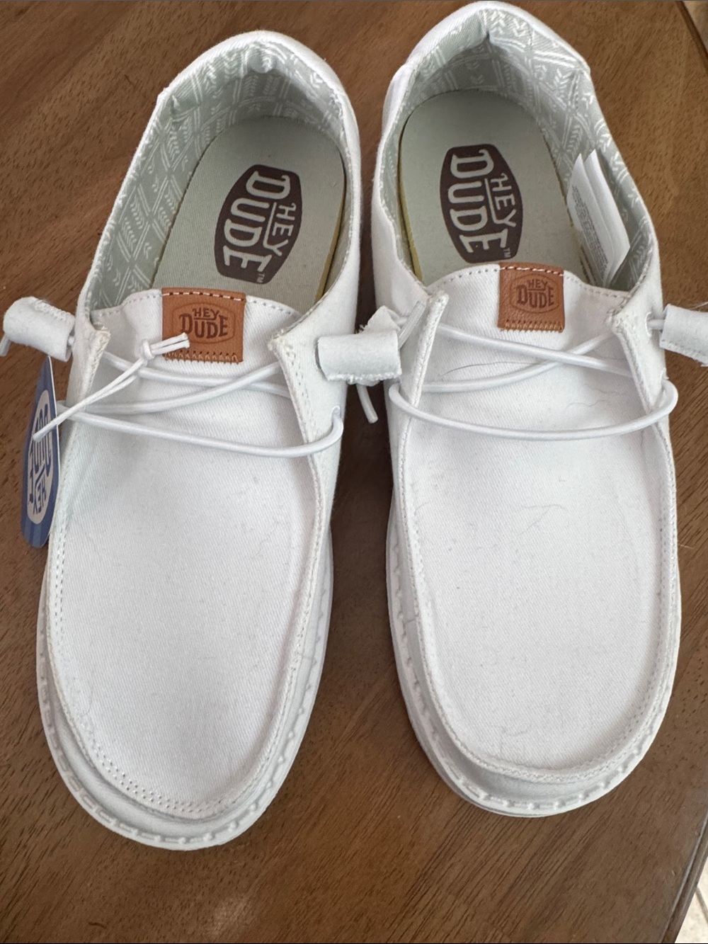 Hey Dude White Canvas woman’s size8